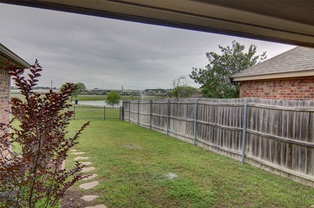 3017 Trinity Lakes Drive, Fort Worth, TX 76053