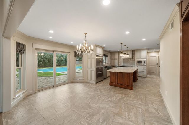 15219 Beacham Drive, Houston, TX 77070