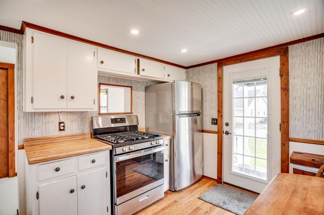 12210 28th Avenue N, Plymouth, MN 55441