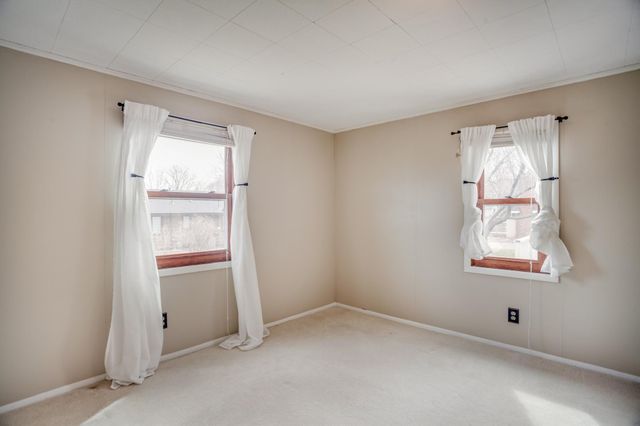 12210 28th Avenue N, Plymouth, MN 55441