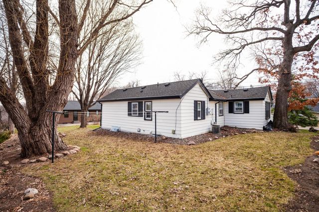 12210 28th Avenue N, Plymouth, MN 55441