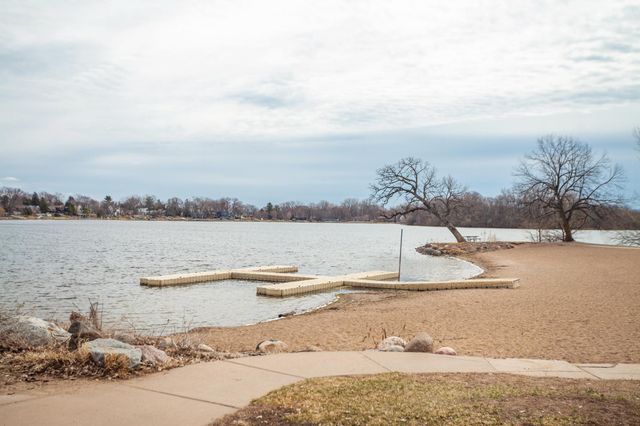 12210 28th Avenue N, Plymouth, MN 55441