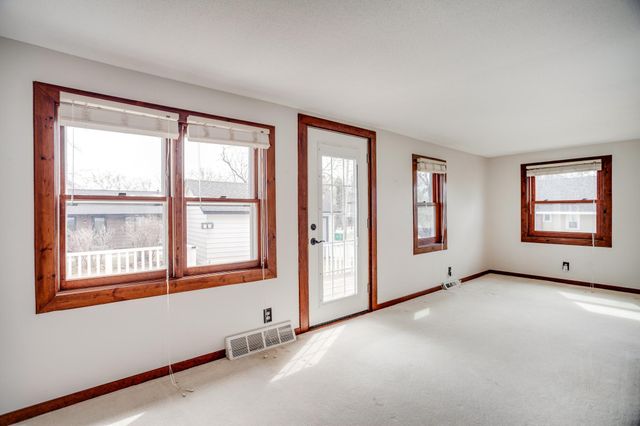 12210 28th Avenue N, Plymouth, MN 55441