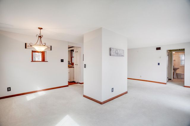 12210 28th Avenue N, Plymouth, MN 55441