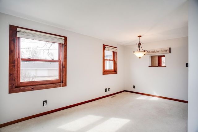 12210 28th Avenue N, Plymouth, MN 55441