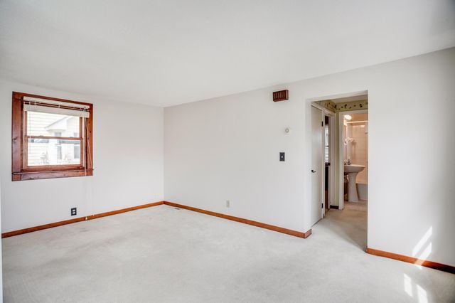 12210 28th Avenue N, Plymouth, MN 55441