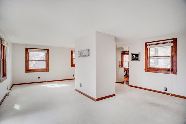 12210 28th Avenue N, Plymouth, MN 55441