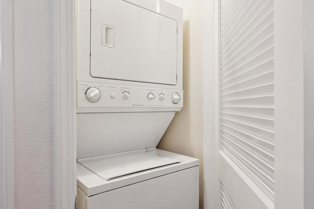 655 655 12th Street 120, Oakland, CA 94607