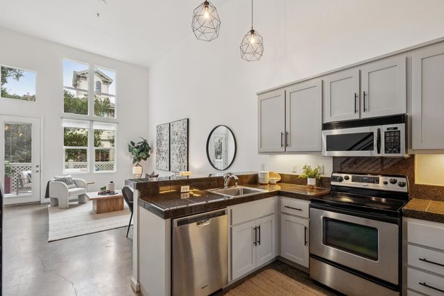 655 655 12th Street 120, Oakland, CA 94607