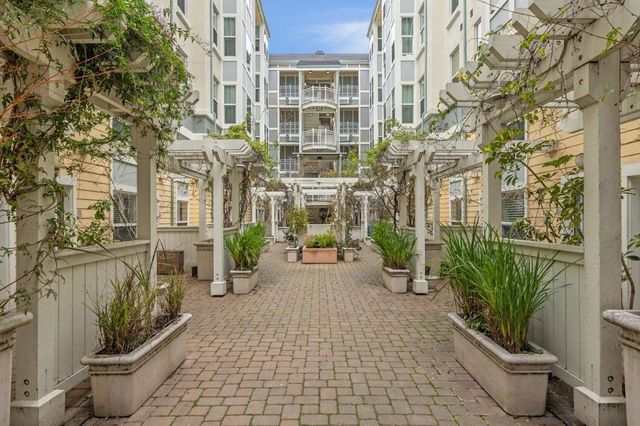 655 655 12th Street 120, Oakland, CA 94607