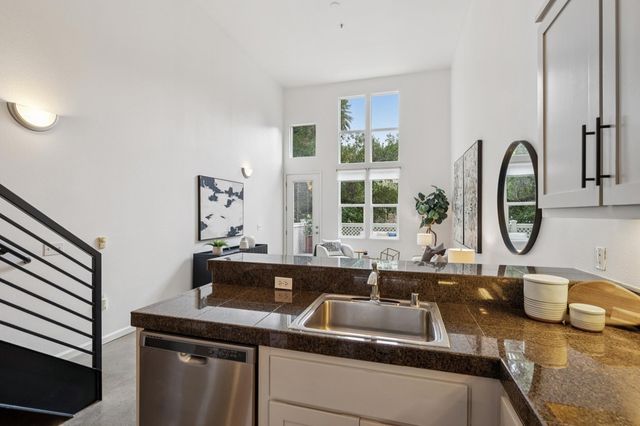 655 655 12th Street 120, Oakland, CA 94607