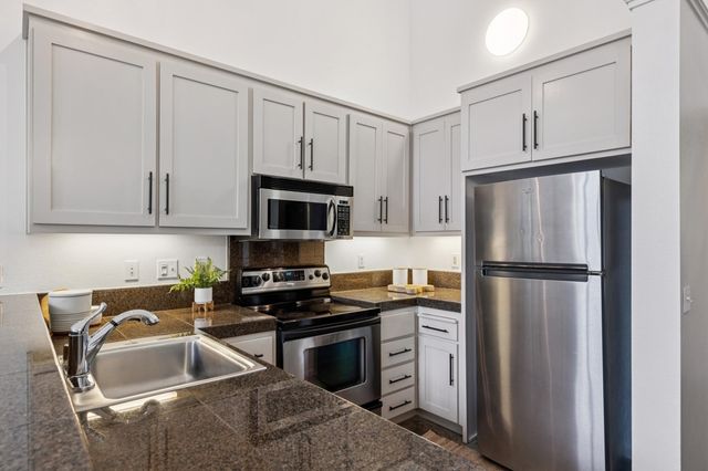 655 655 12th Street 120, Oakland, CA 94607