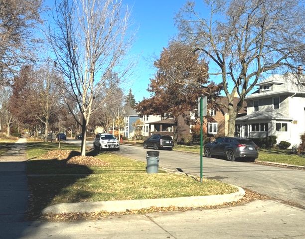 511 N Taylor Avenue 1F, Oak Park, IL 60302