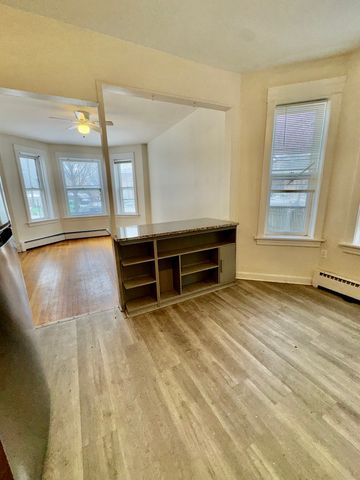 511 N Taylor Avenue 1F, Oak Park, IL 60302