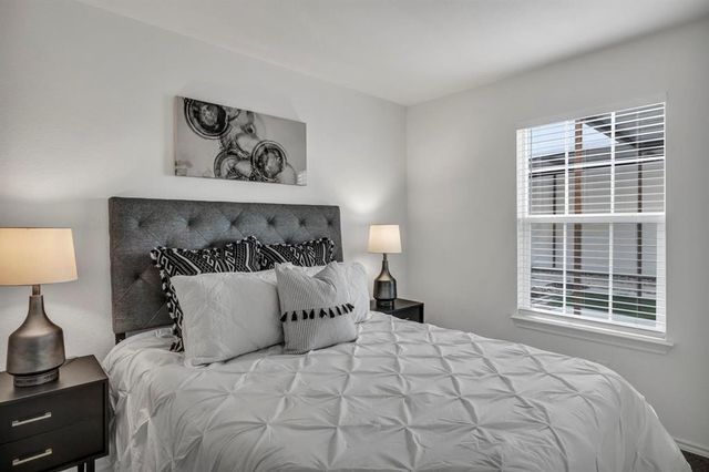 350 Debus ST 124, Taylor, TX 76574