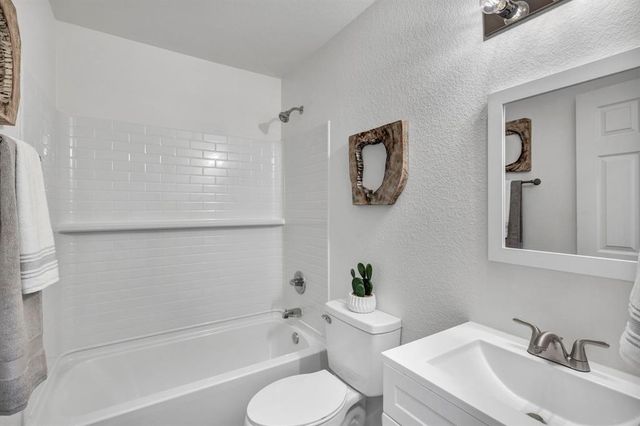 350 Debus ST 124, Taylor, TX 76574