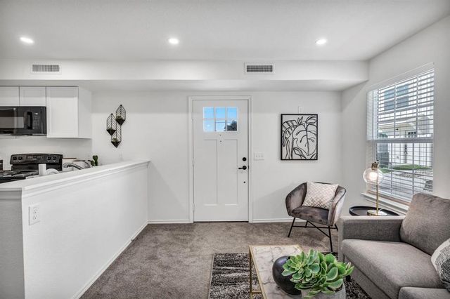 350 Debus ST 124, Taylor, TX 76574