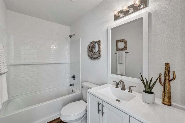 350 Debus ST 124, Taylor, TX 76574