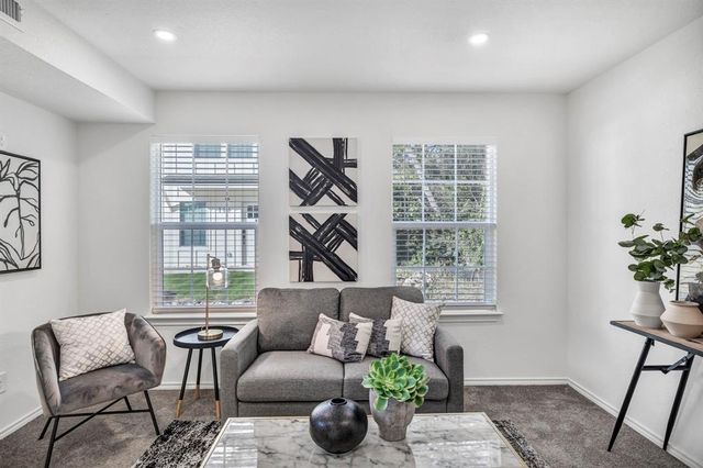 350 Debus ST 124, Taylor, TX 76574