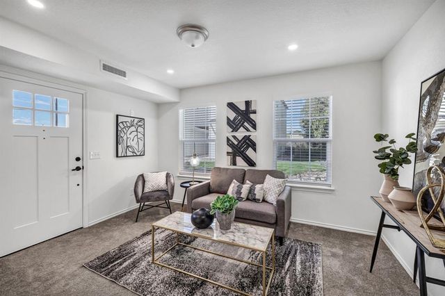 350 Debus ST 124, Taylor, TX 76574