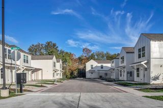 350 Debus ST 124, Taylor, TX 76574