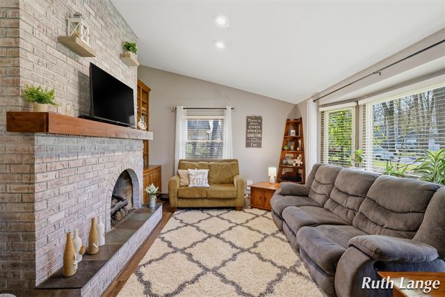 4738 Cranwood Avenue, Wyoming, MI 49509