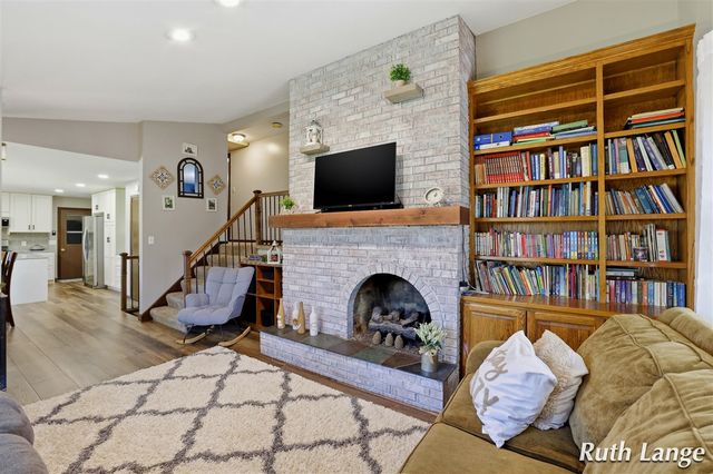 4738 Cranwood Avenue, Wyoming, MI 49509