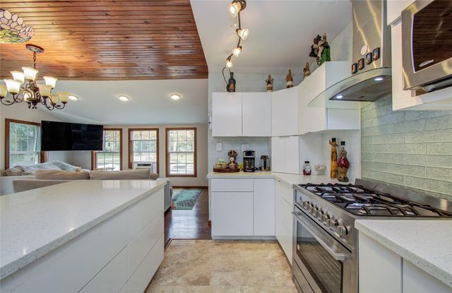 1016 E Capps Road, Livingston, TX 77351