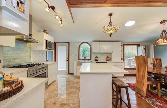 1016 E Capps Road, Livingston, TX 77351