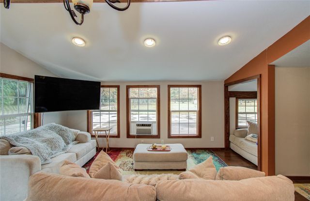 1016 E Capps Road, Livingston, TX 77351