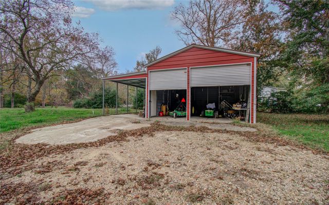 1016 E Capps Road, Livingston, TX 77351
