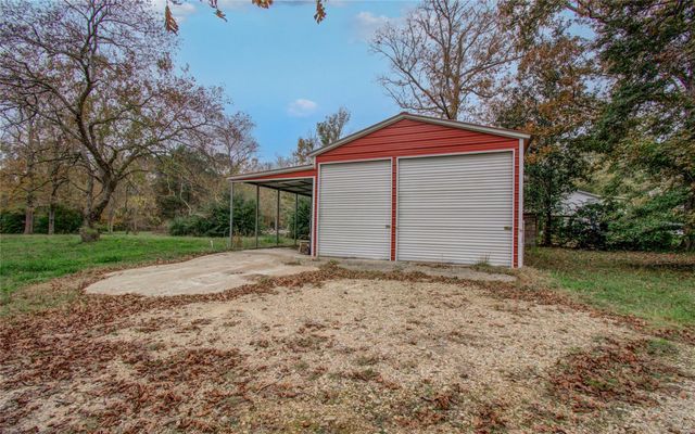 1016 E Capps Road, Livingston, TX 77351