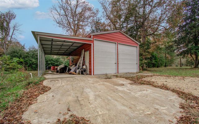 1016 E Capps Road, Livingston, TX 77351