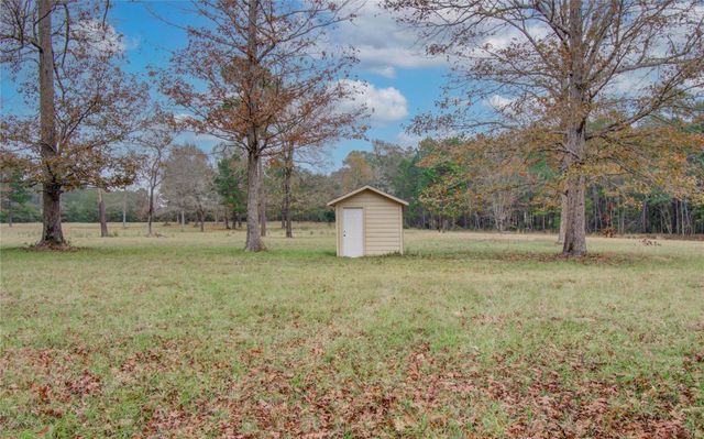 1016 E Capps Road, Livingston, TX 77351
