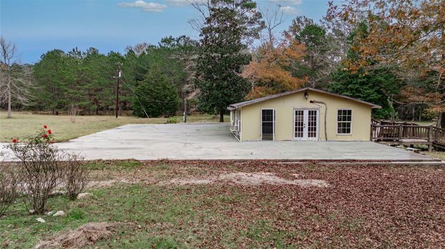 1016 E Capps Road, Livingston, TX 77351