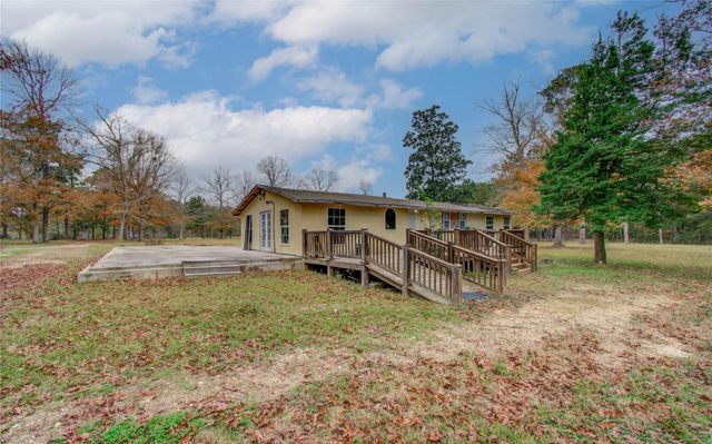 1016 E Capps Road, Livingston, TX 77351