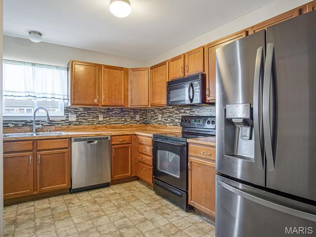 2023 Woodsong Way Ln Lane, Belleville, IL 62220