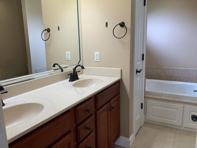 194 E Saddlebrook Drive, Somerset, KY 42503