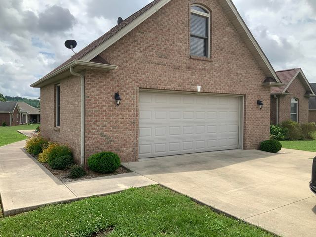 194 E Saddlebrook Drive, Somerset, KY 42503