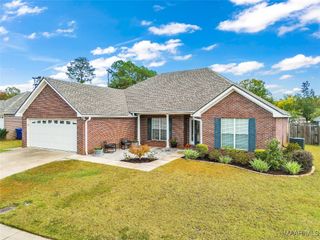 458 River Oaks Drive, Wetumpka, AL 36092