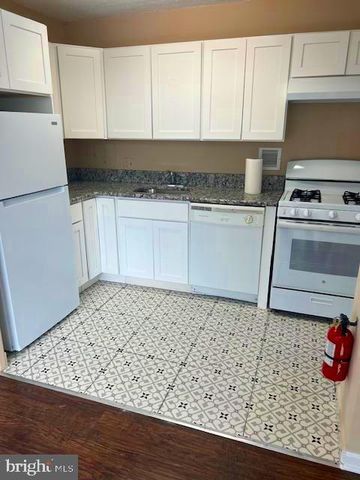 207 PLAYA DEL SOL, Cherry Hill, NJ 08002