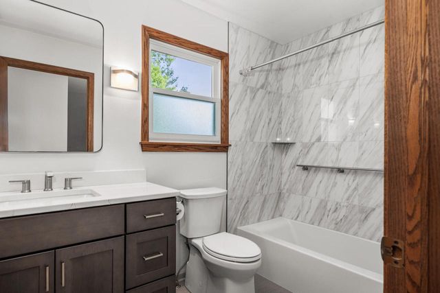 1231 Niagara STREET, Waukesha, WI 53186