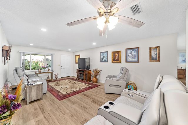8649 SW 92ND PLACE B, Ocala, FL 34481