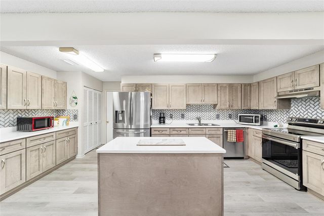 8649 SW 92ND PLACE B, Ocala, FL 34481