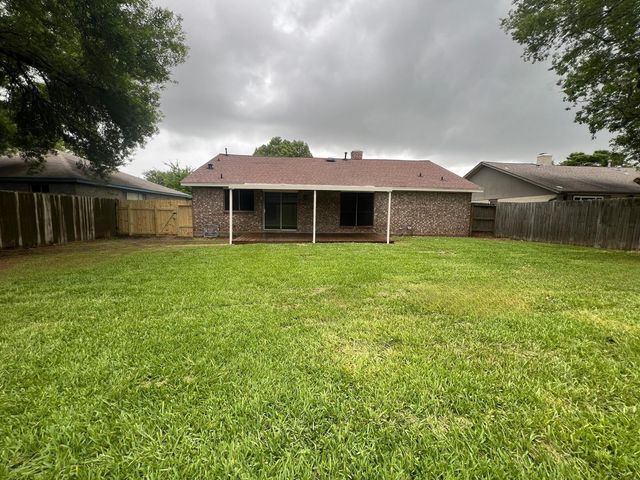 11826 Grapewood Drive, Houston, TX 77089