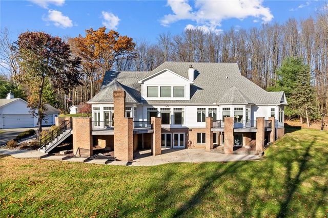 1351 Lindsey Rd, Neshannock Twp, PA 16105