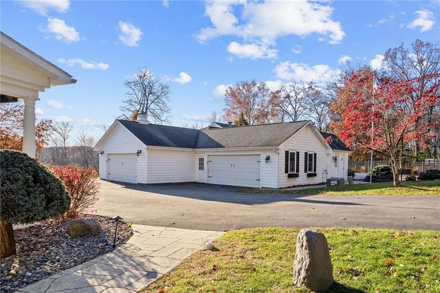 1351 Lindsey Rd, Neshannock Twp, PA 16105