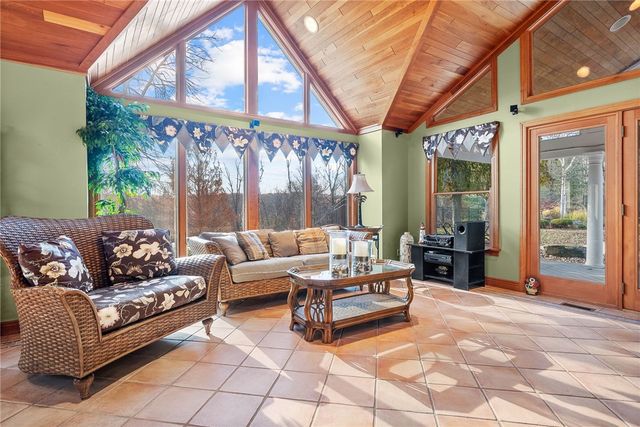 1351 Lindsey Rd, Neshannock Twp, PA 16105