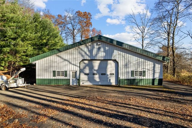 1351 Lindsey Rd, Neshannock Twp, PA 16105