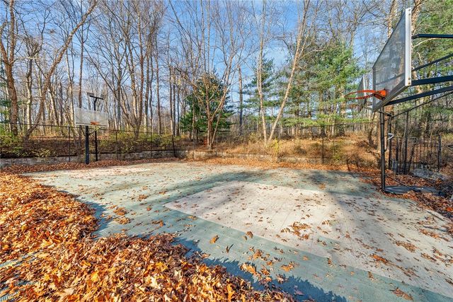 1351 Lindsey Rd, Neshannock Twp, PA 16105